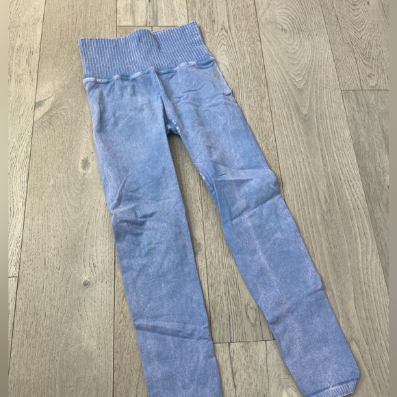 FREE PEOPLE MOVEMENT LEGGINGS !!! - Picture 2 of 9
